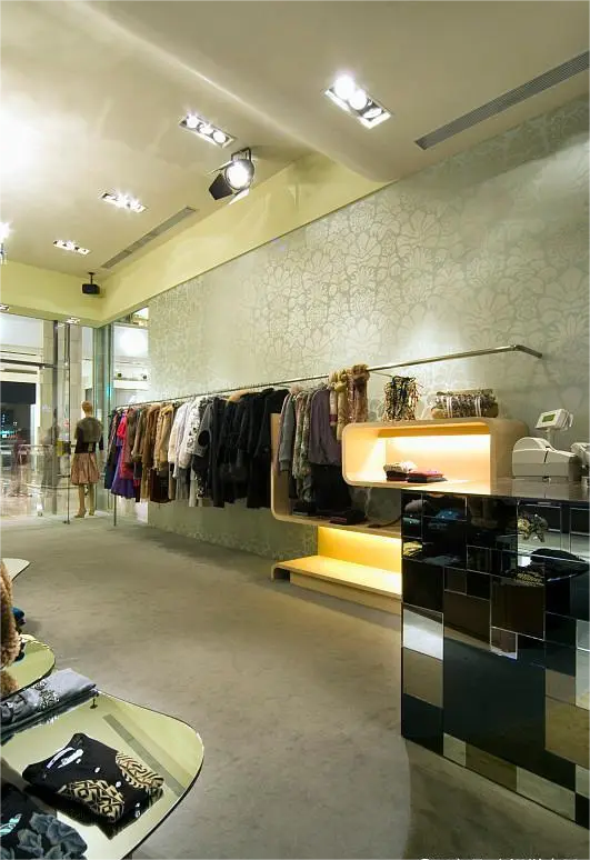 1671878559920319.png 服装店布置2.png